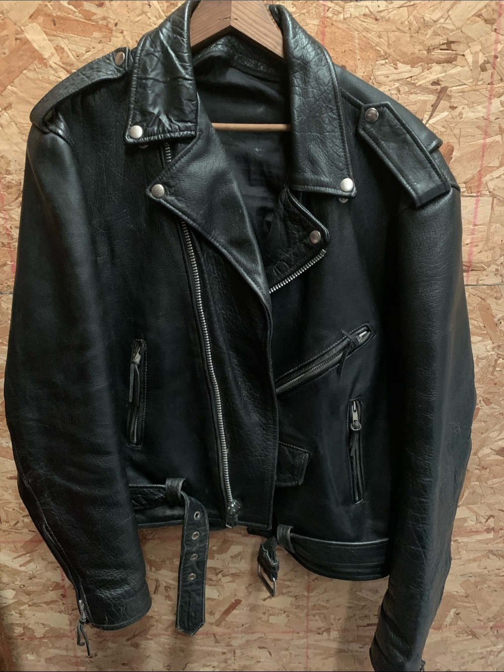 Leather jacket - Picture 2 of 4